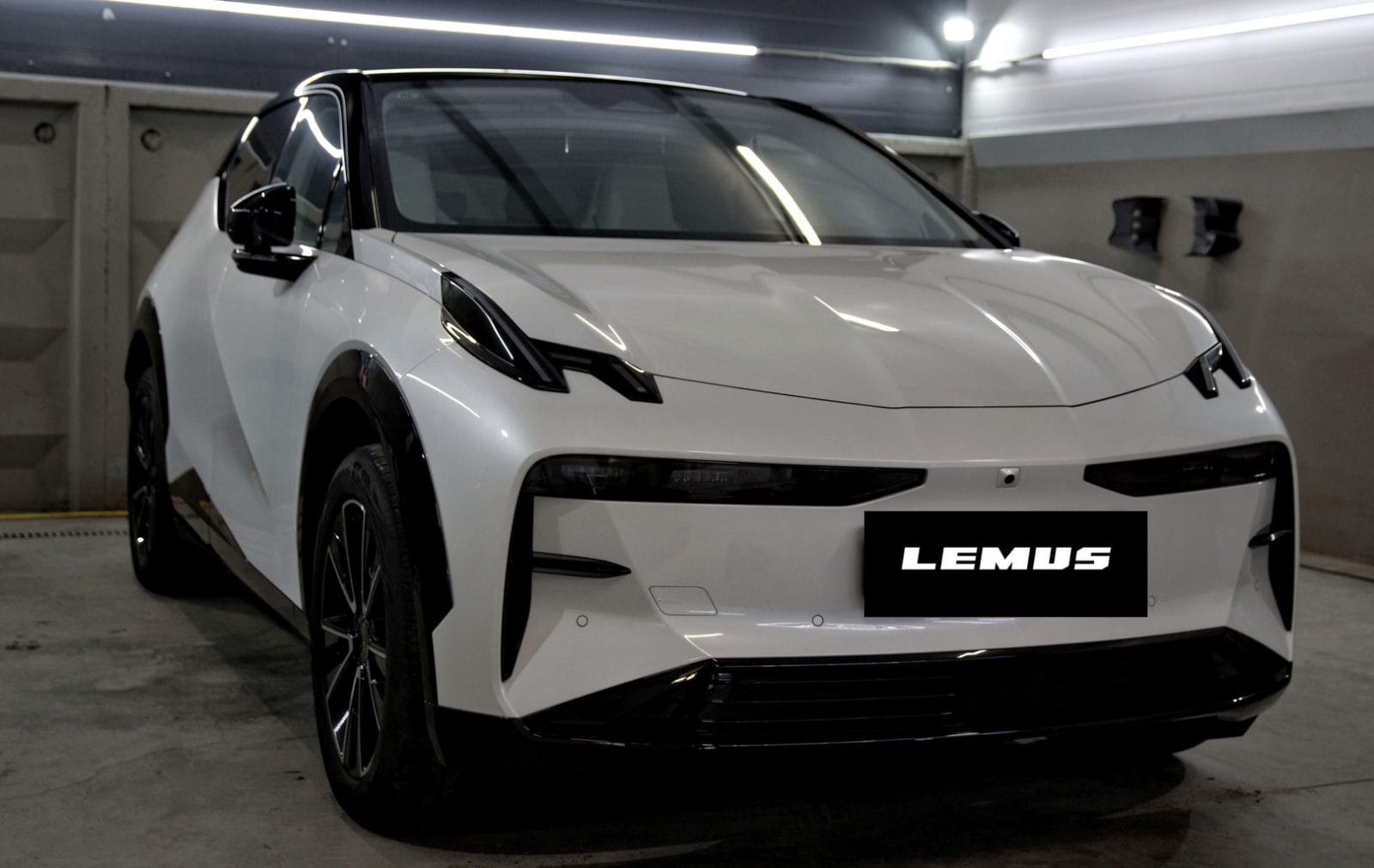 Наши работы 7 Студия детейлинга LEMUS Zeekr 001 с прозрачной глянцевой пленкой