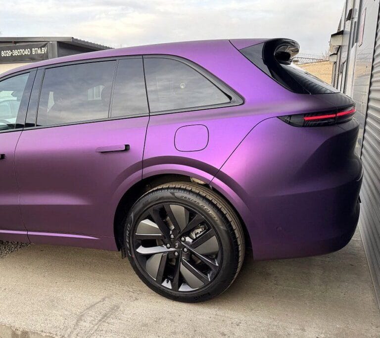 Lixiang с яркой фиолетовой оклейкой для уникального образа
