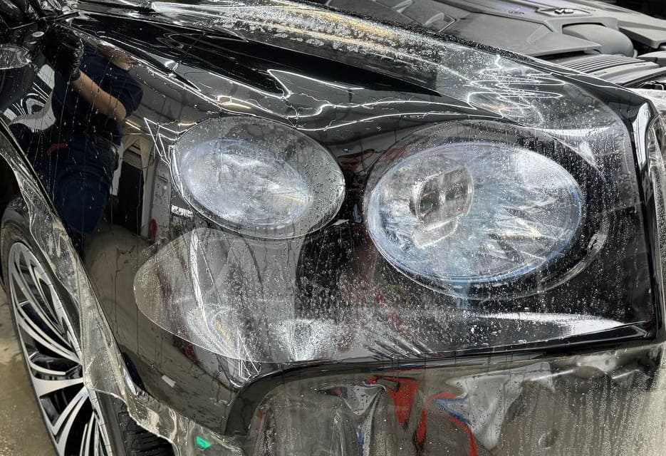 BENTLEY 2 Студия детейлинга LEMUS Процесс оклейки Bentley в Минске