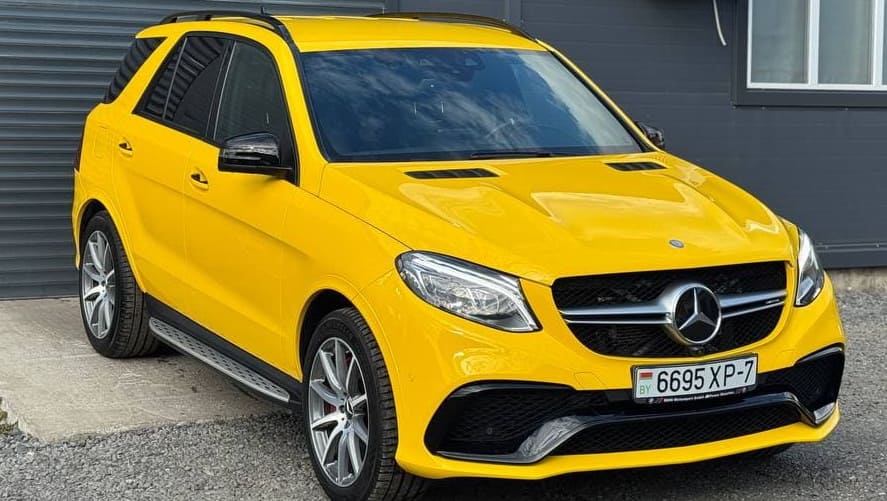 Полная оклейка Mercedes-Benz GLE63 в желтый цвет защитной пленкой