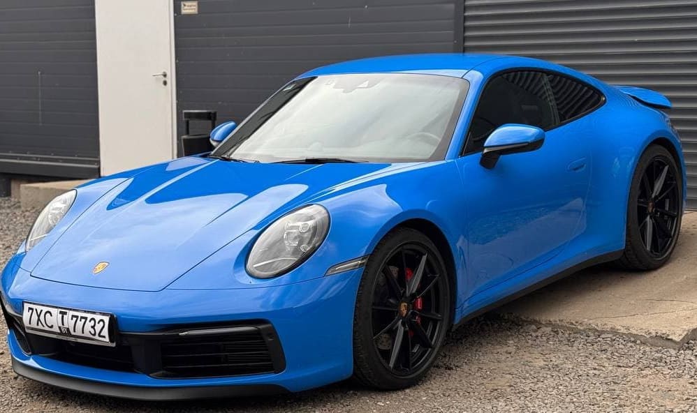 Защитная оклейка переднего бампера и капота Porsche 911 Carrera