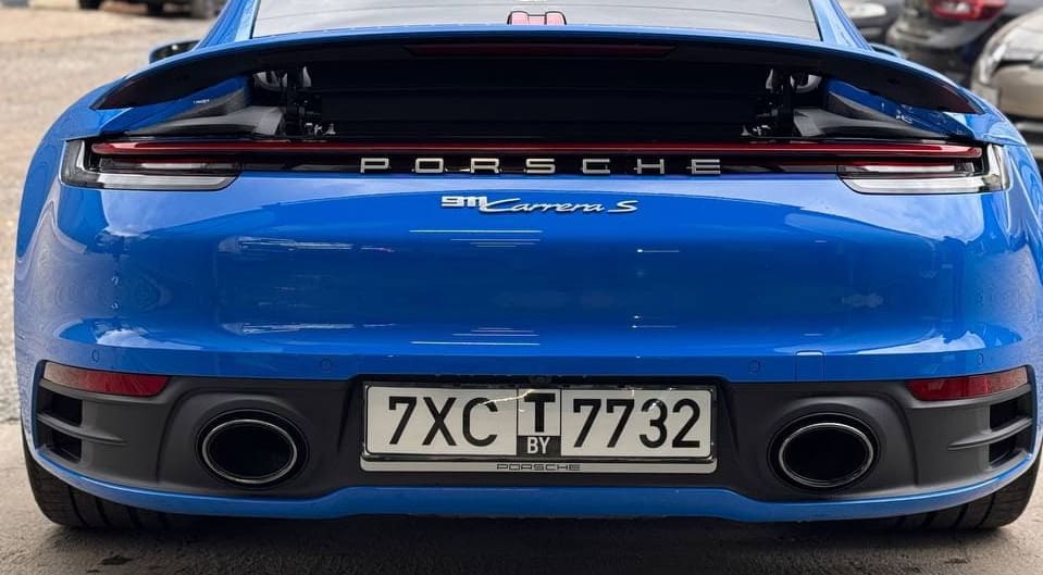 Porsche 911 Carrera с тонировкой заднего стекла и защитной оклейкой