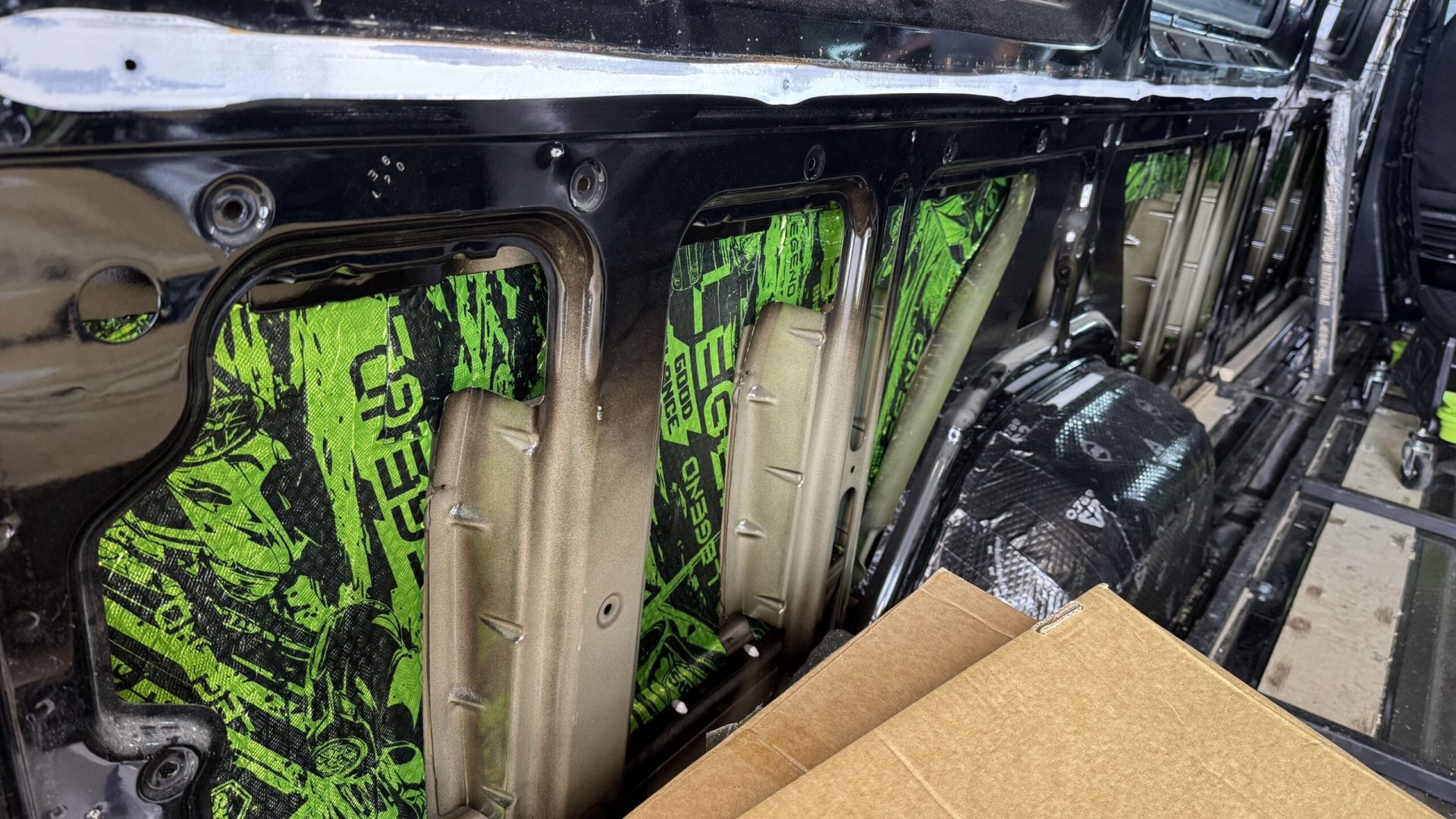 Шумоизоляция кузова Mercedes Sprinter снижение уровня шума в салоне