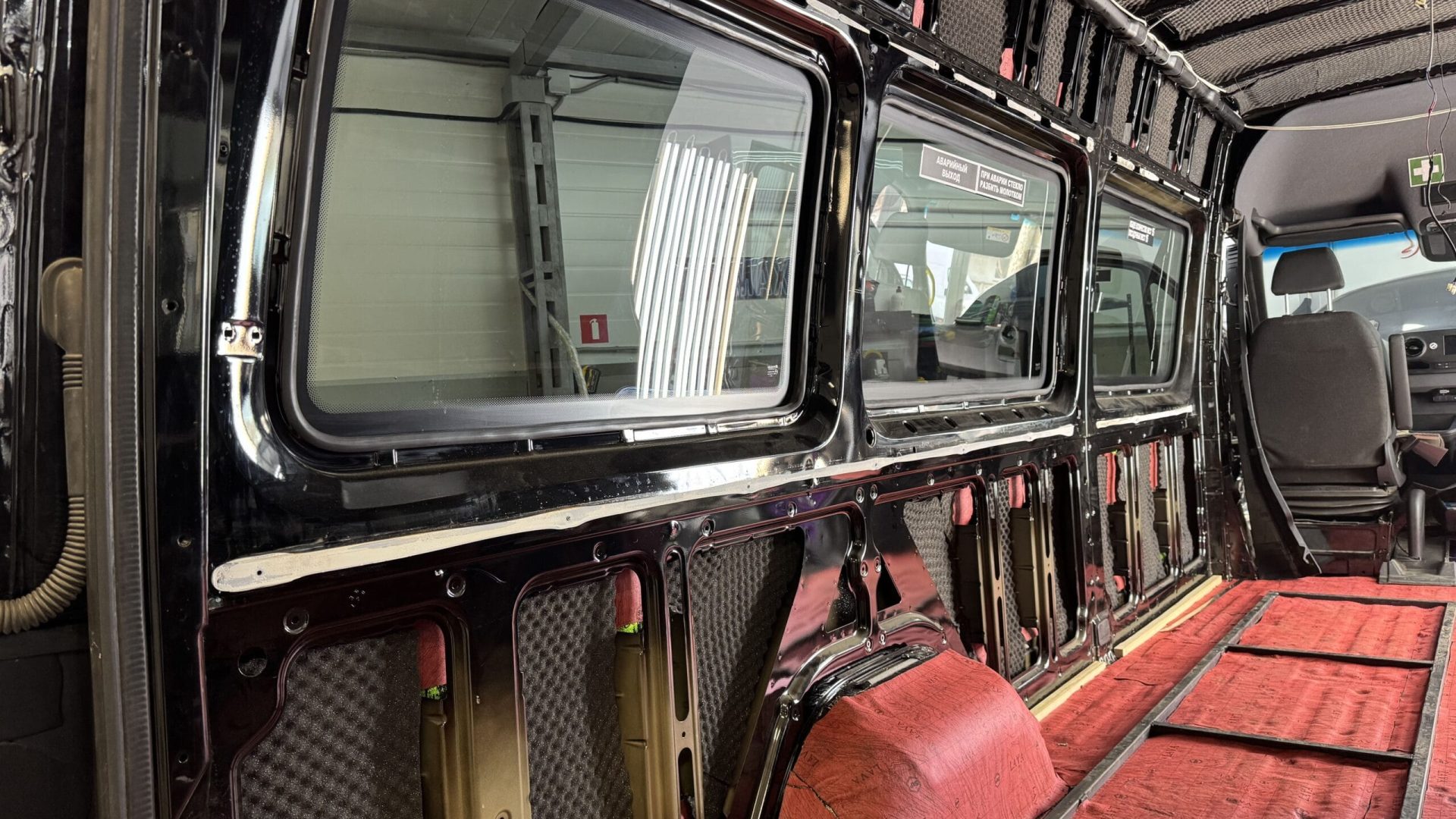 Шумоизоляция кузова Mercedes Sprinter снижение уровня шума в салоне