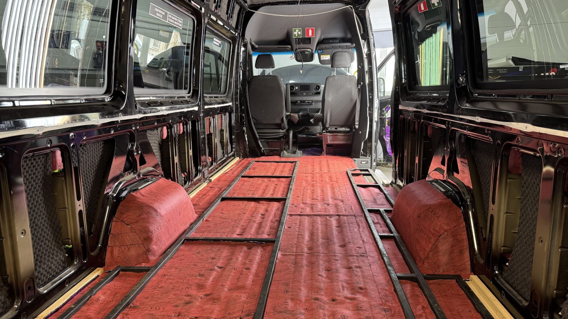 Шумоизоляция кузова Mercedes Sprinter снижение уровня шума в салоне