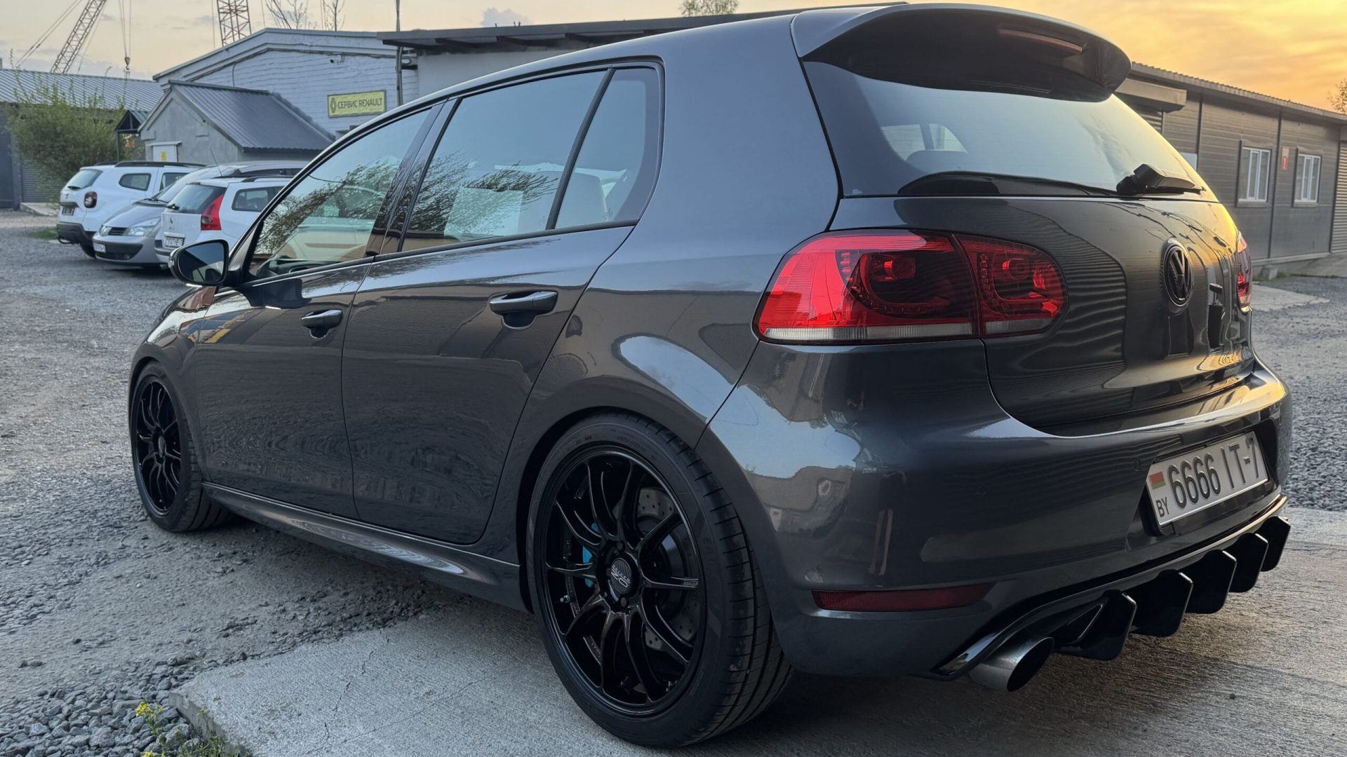 VW 4 Студия детейлинга LEMUS Оклейка автомобиля VW антигравийной пленкой - защита кузова от сколов