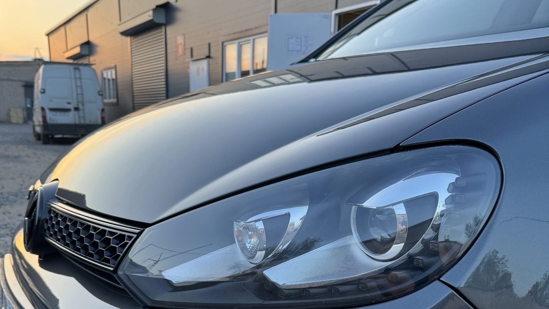 VW 7 Студия детейлинга LEMUS Оклейка автомобиля VW антигравийной пленкой - защита кузова от сколов