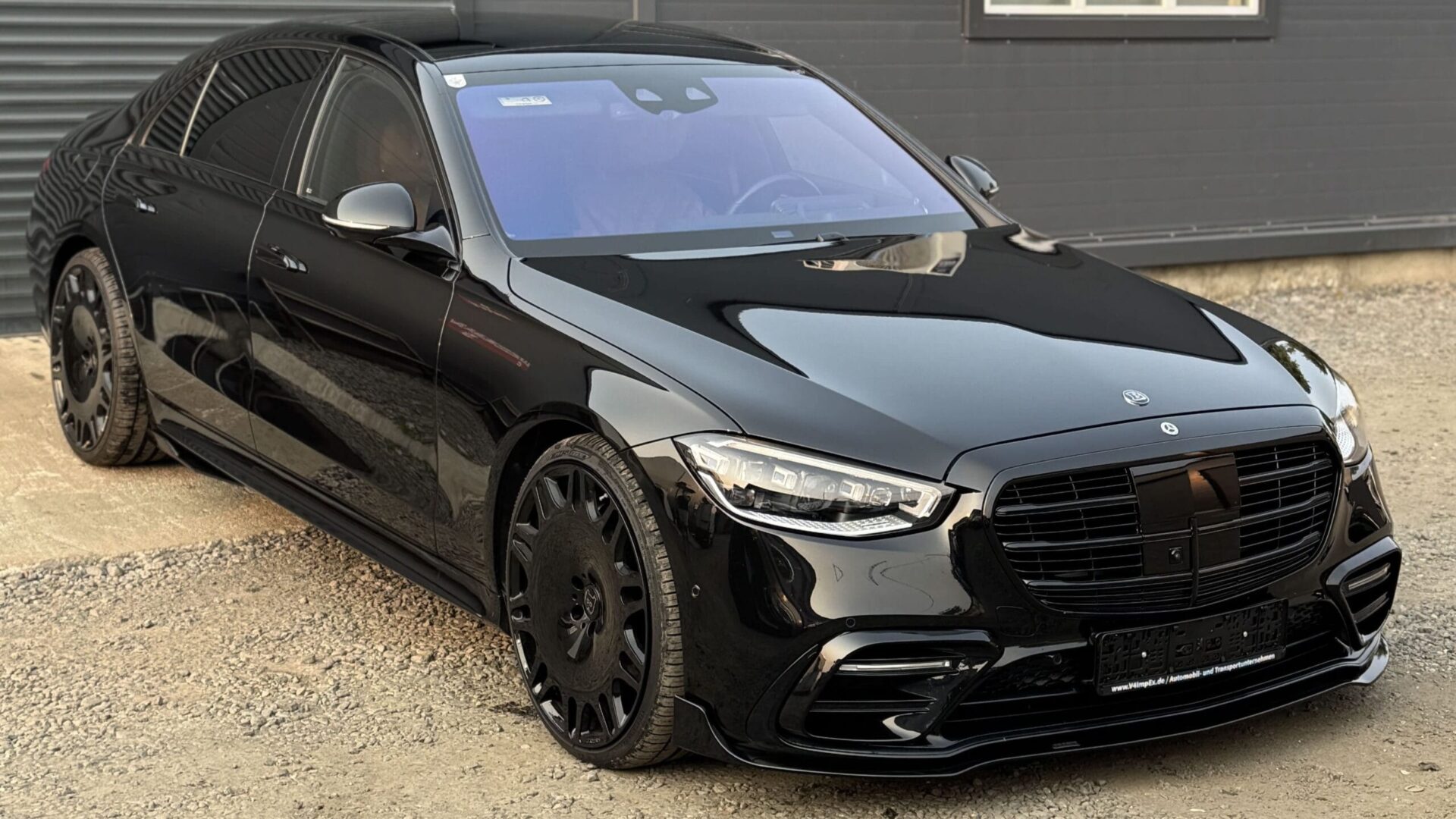 Полная оклейка антигравийной пленкой и антихром на Mercedes-Benz W223