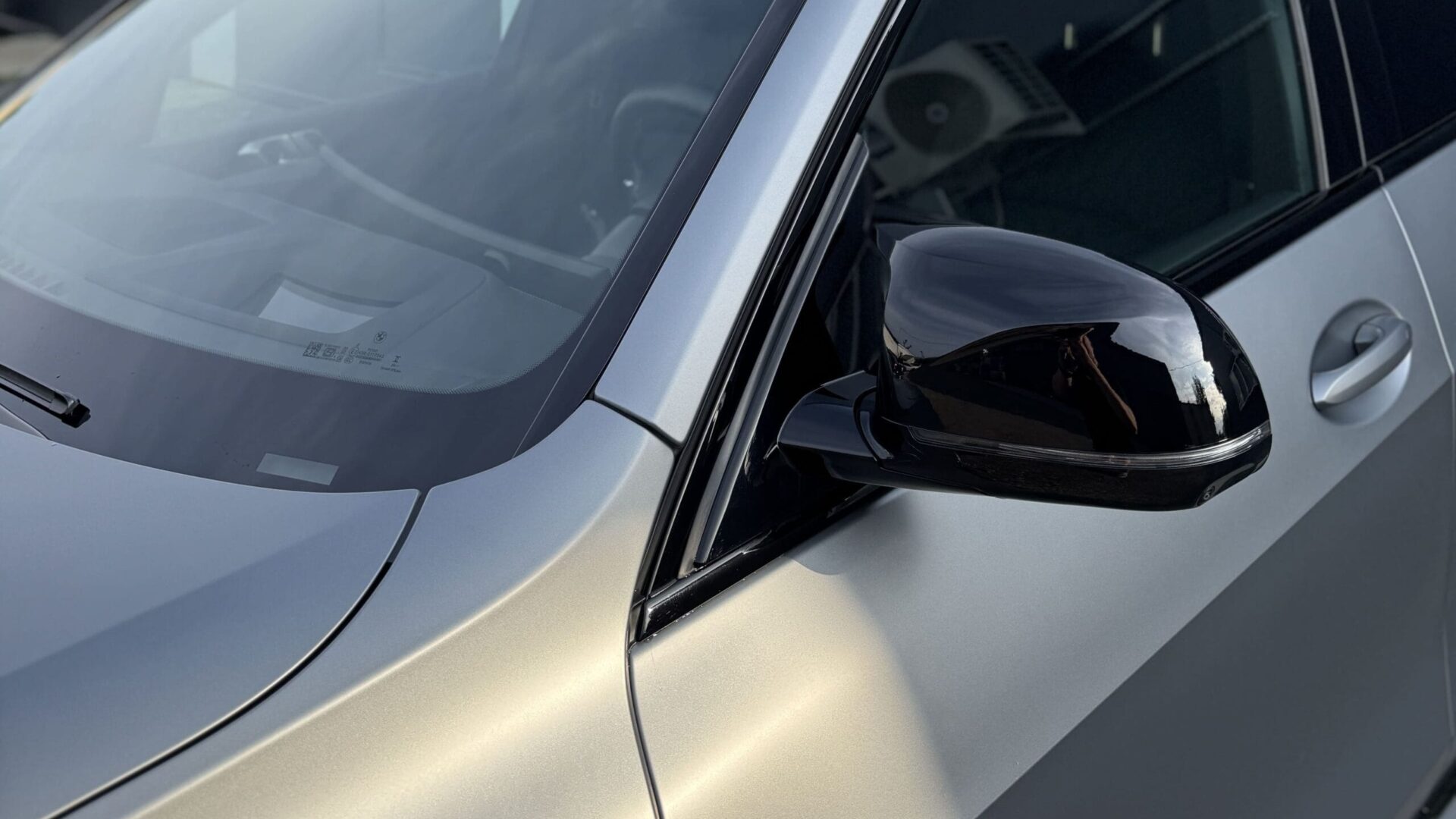 Оклейка BMW X7 в матовый полиуретан