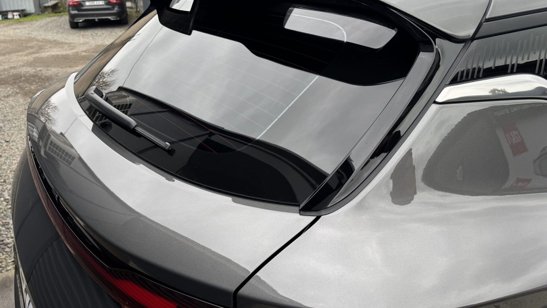 Geely Coolray после полной оклейки кузова прозрачной антигравийной плёнкой