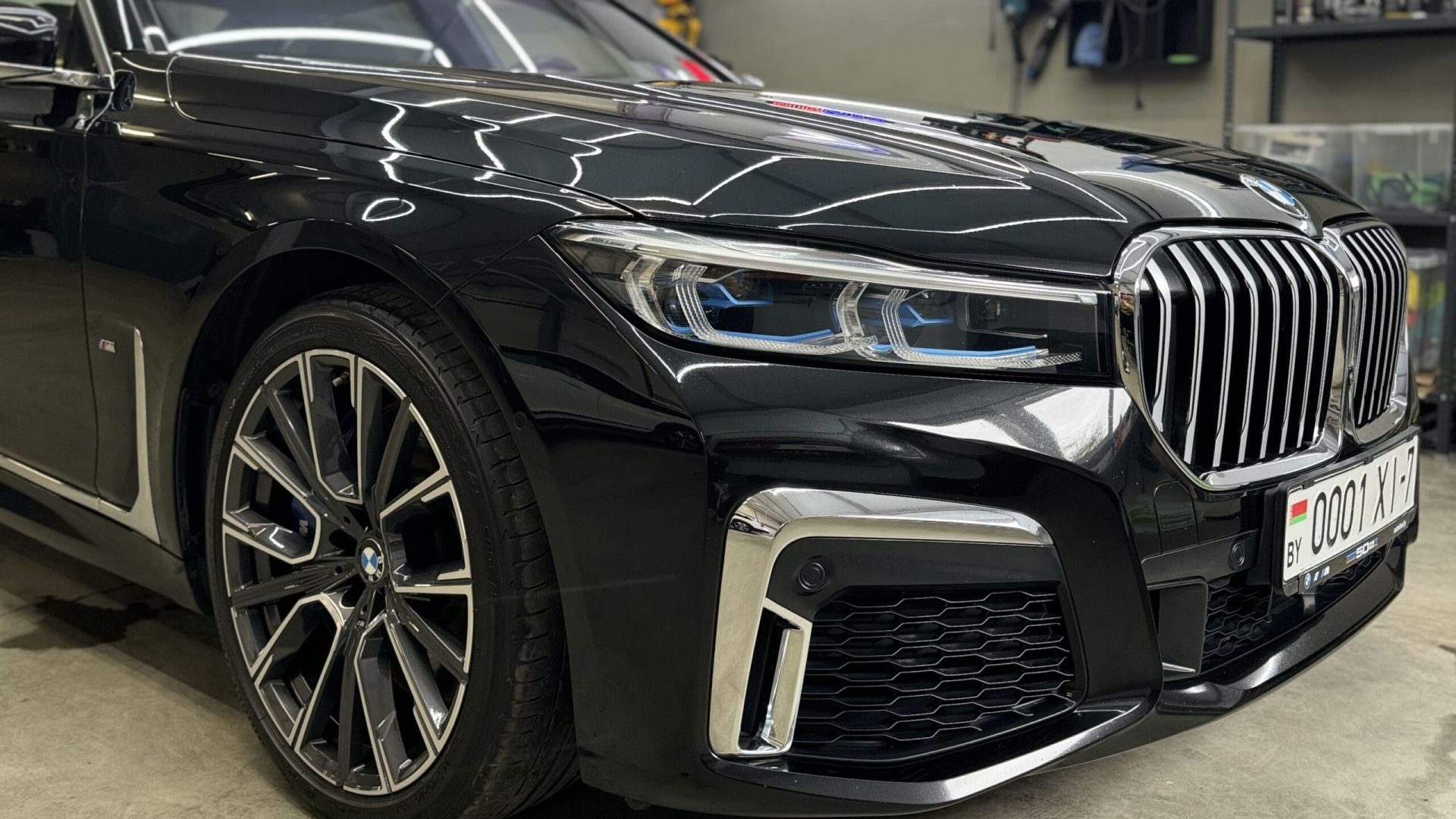 Оклейка пленкой BMW G11 в Минске