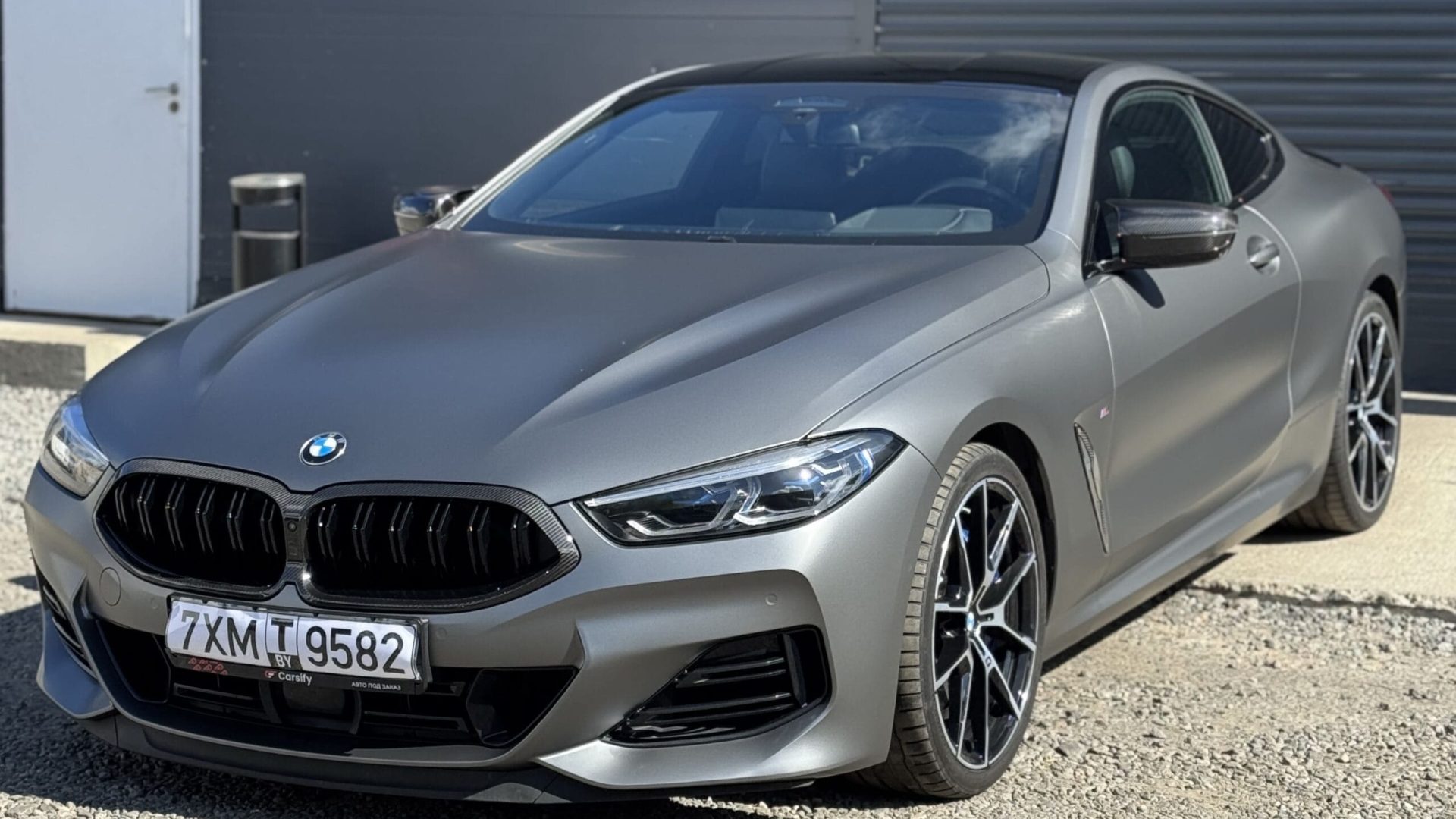 Оклейка автомобиля BMW серой матовой пленкой - полное преображение кузова