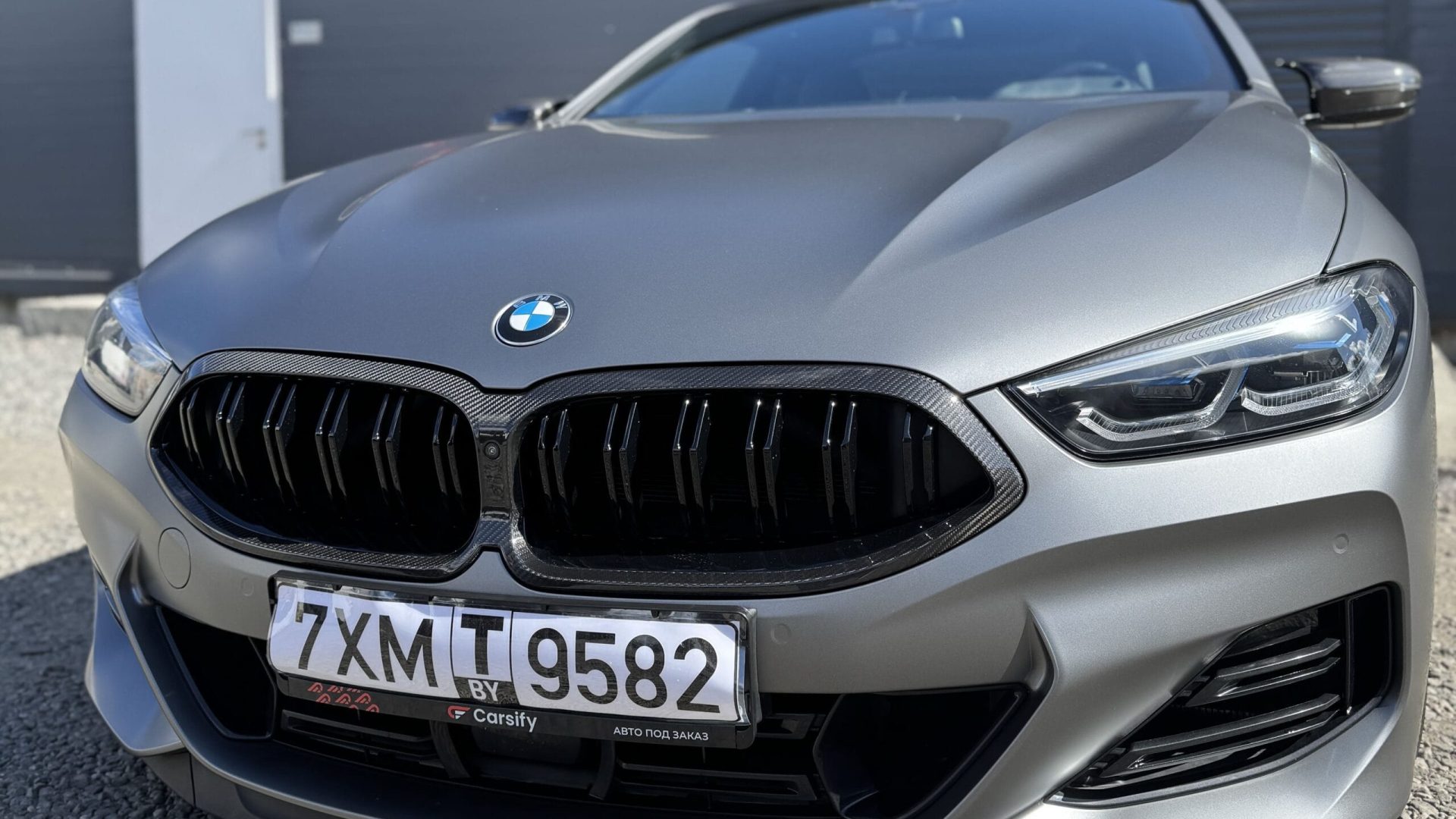 Оклейка автомобиля BMW серой матовой пленкой - полное преображение кузова