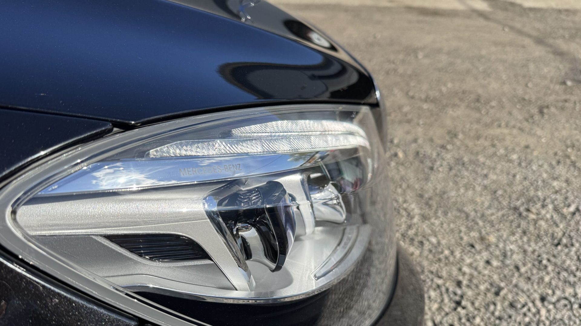 Оклейка Mercedes пленкой - полное преображение кузова